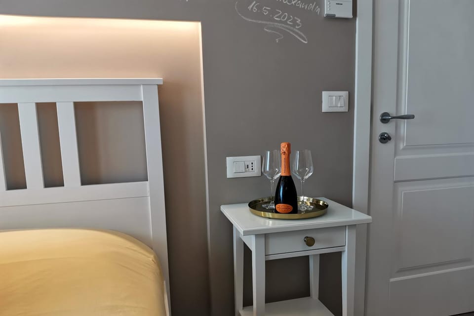room service, VIP