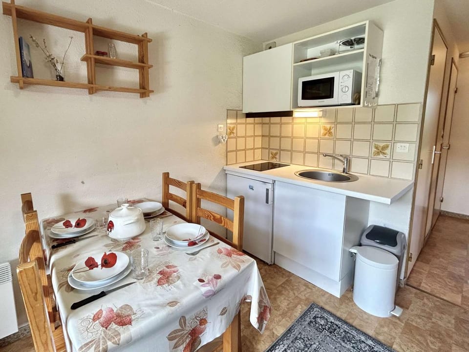 Studio avec alcôve et cabine, 4 couchages à Demi-Quartier, parking inclus - FR-1-597-115 Cabin in Combloux