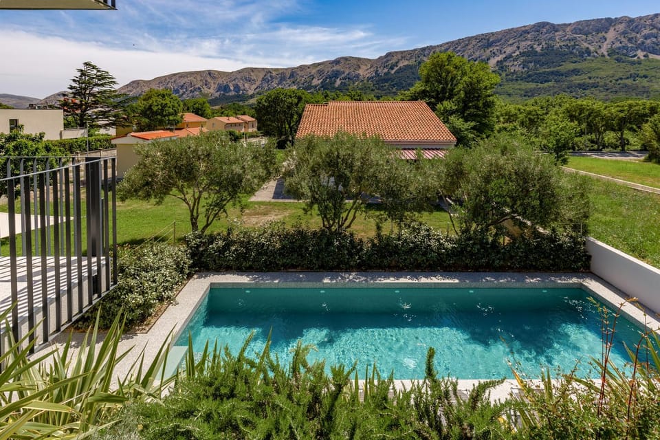 Pool view, Swimming pool