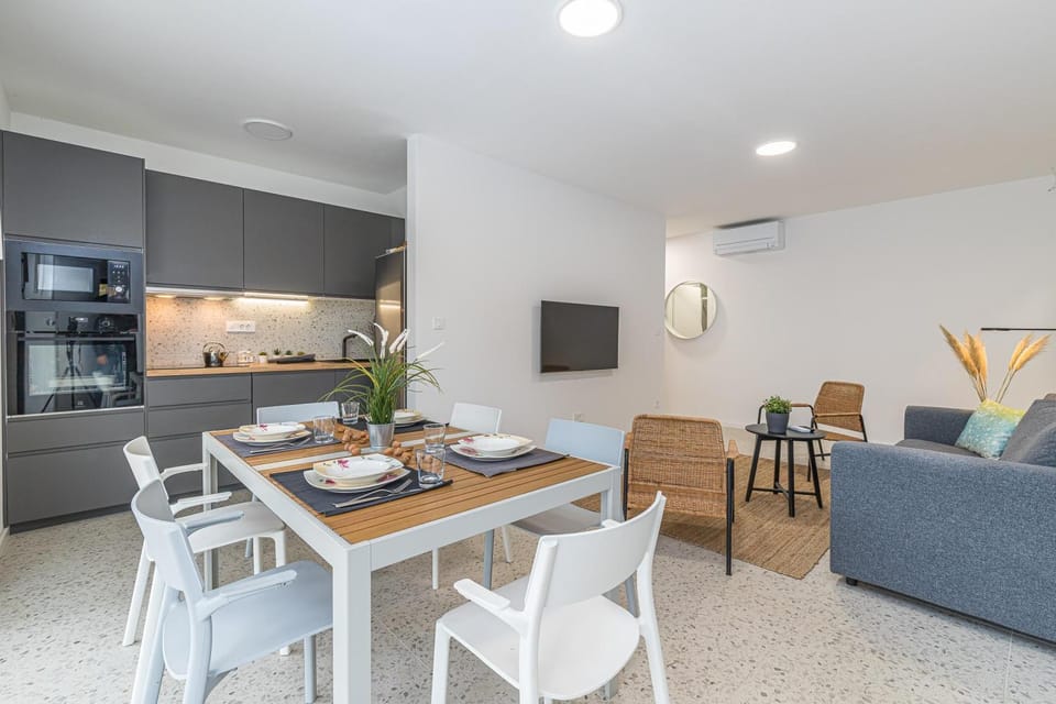 Kitchen or kitchenette, Living room