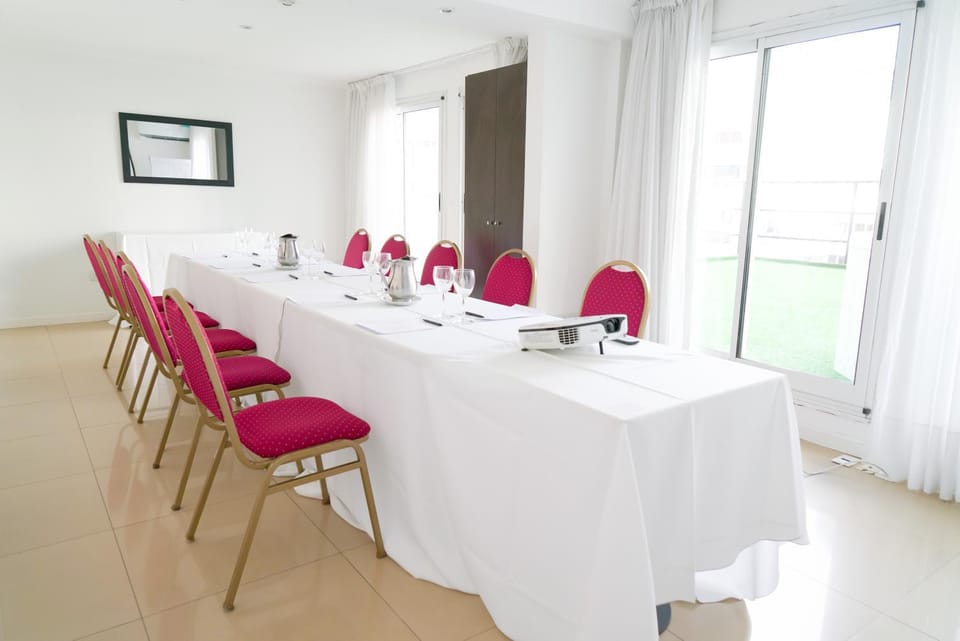 Meeting/conference room