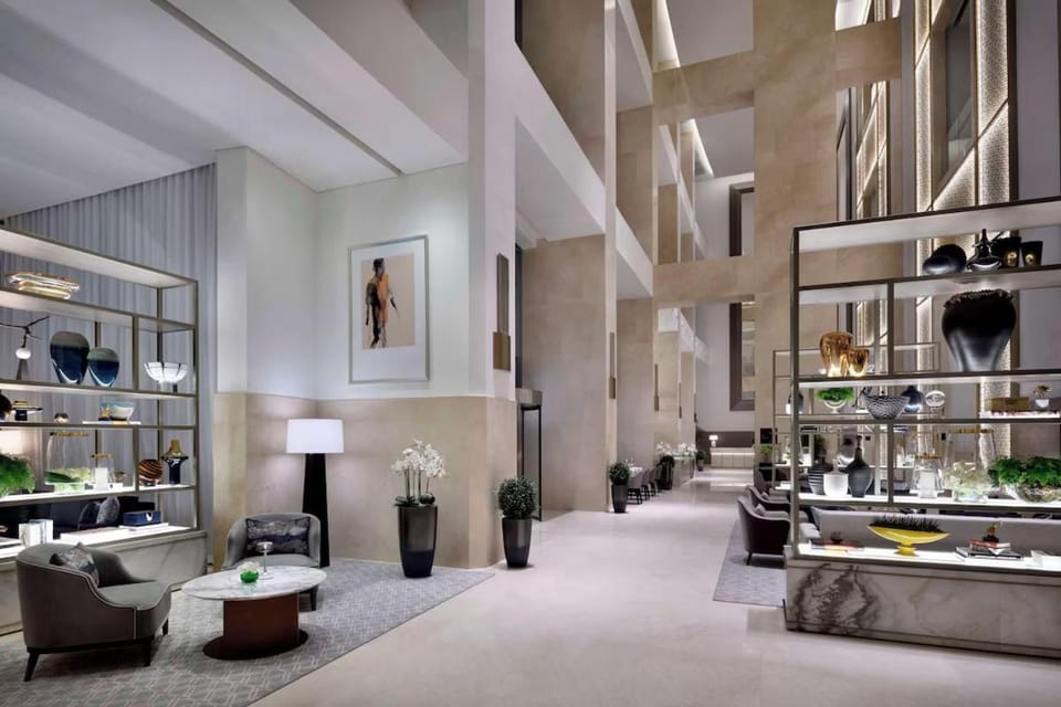 Restaurant/places to eat, Lobby or reception
