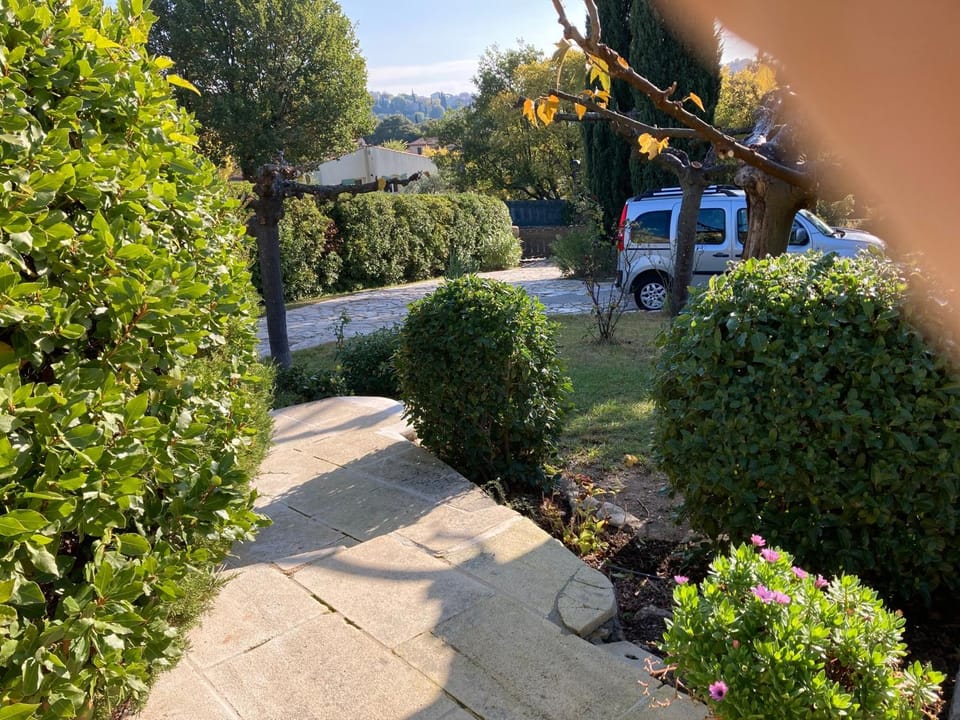 Petit cocon dans le Luberon Vacation rental in Provence-Alpes-Côte d'Azur