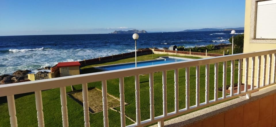 Balcony/Terrace, Sea view, Swimming pool