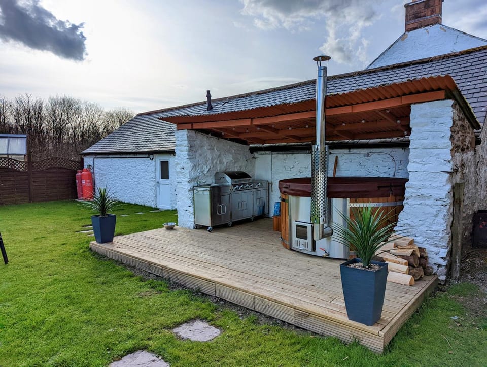 Garden, Hot Tub