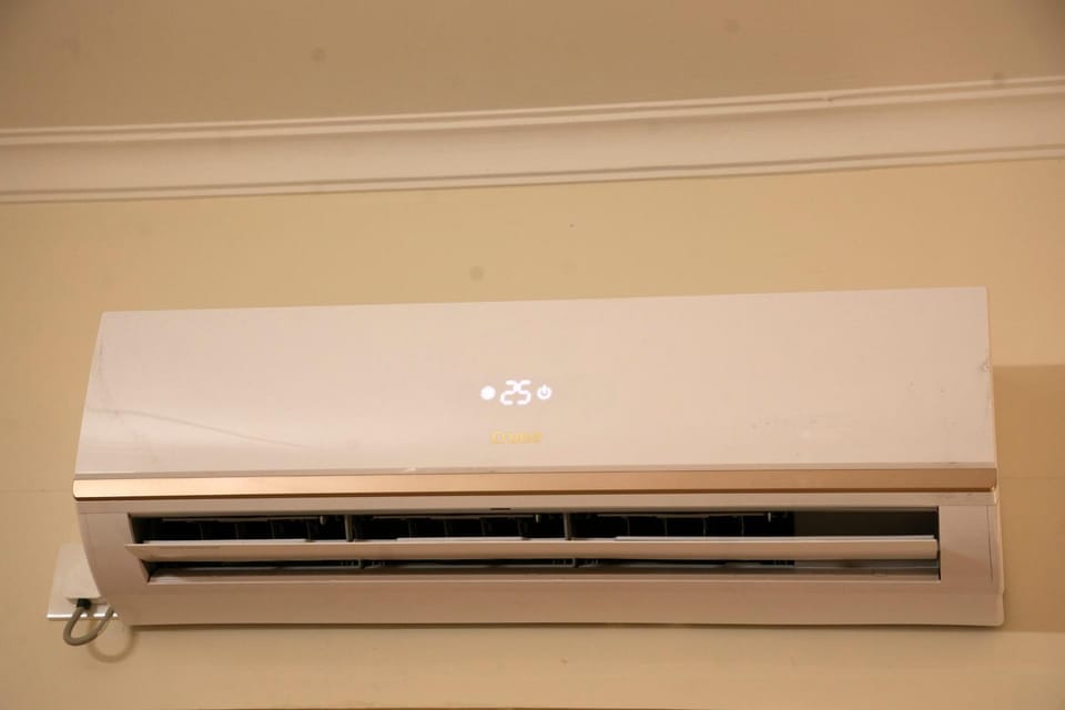 Bedroom, air conditioner