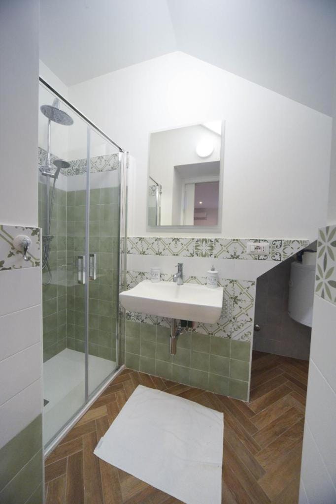 Shower, Bathroom, Bath, towels