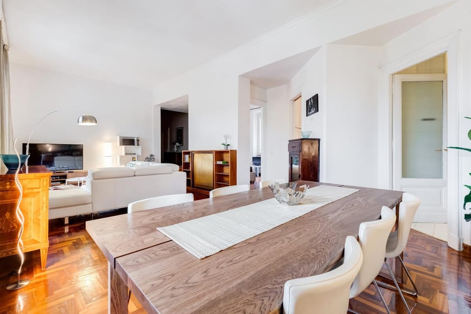 Communal lounge/ TV room, Dining area
