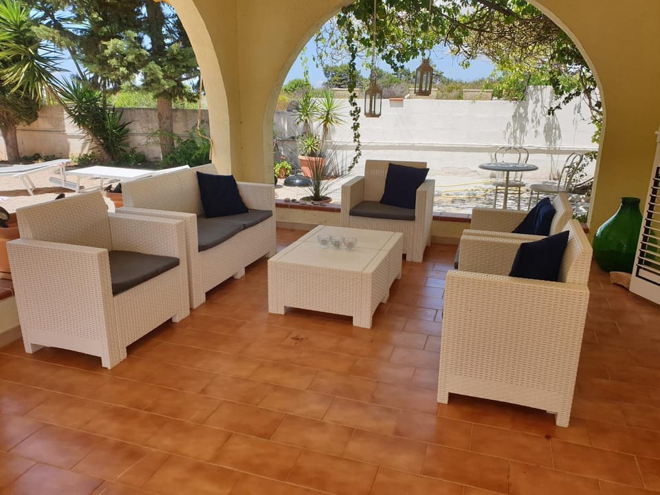 Staff, Balcony/Terrace