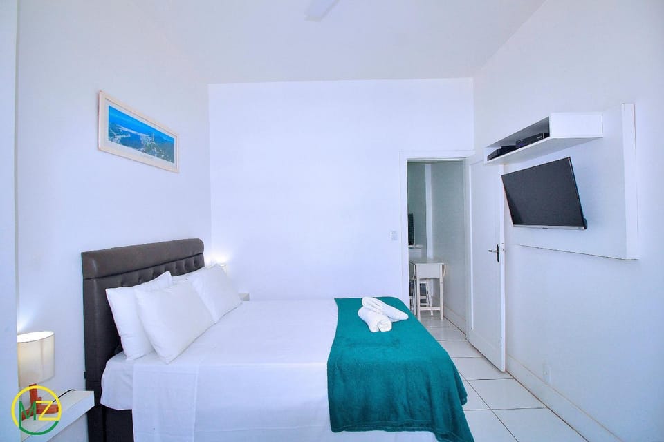 Ocean view studio for 3 persons in Copacabana Apartment in Rio de Janeiro