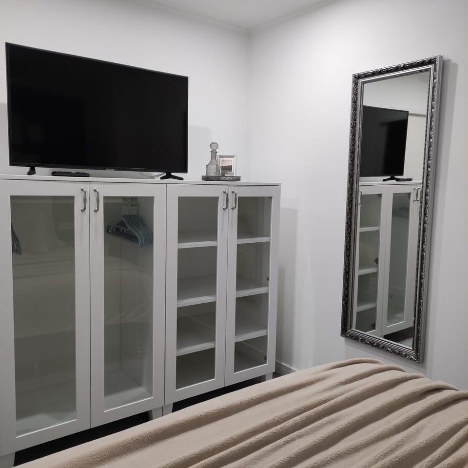 TV and multimedia, Decorative detail, Bedroom