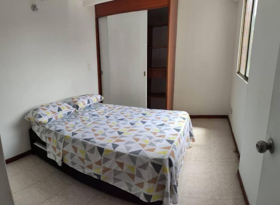 Apartamento amoblado Medellin en los colores Laureles Apartment in Medellin