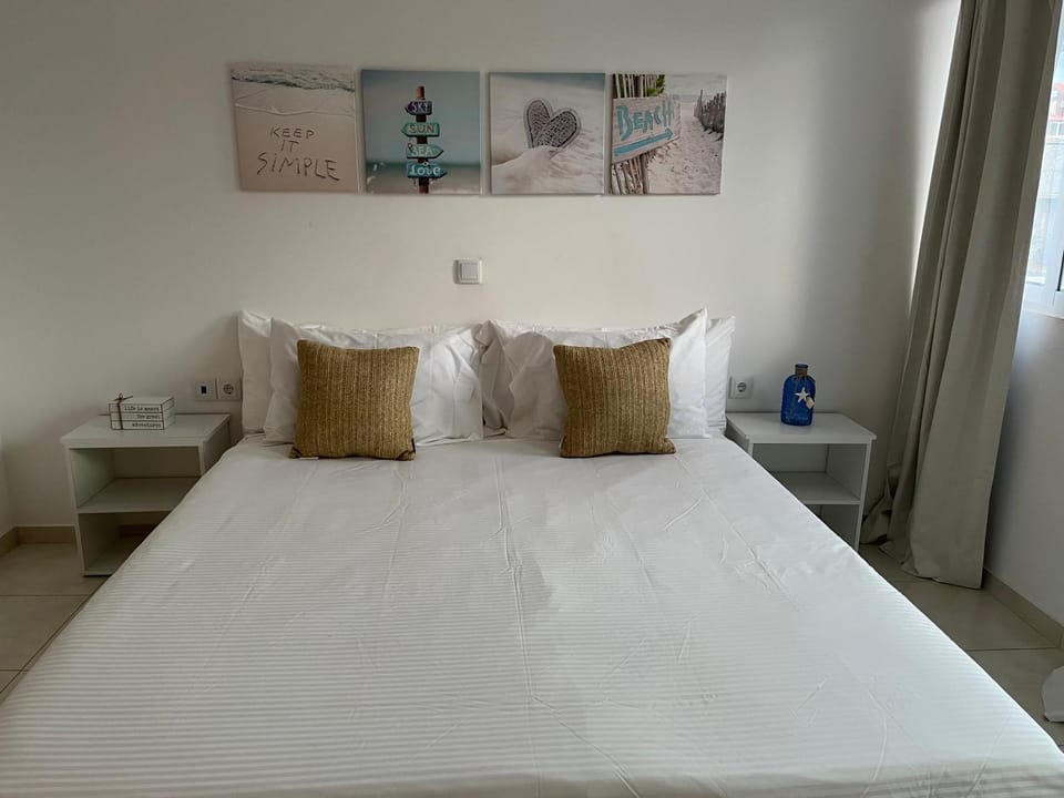 Bright, luxury and modern less than 500m -Beach Apartment in Santa Maria