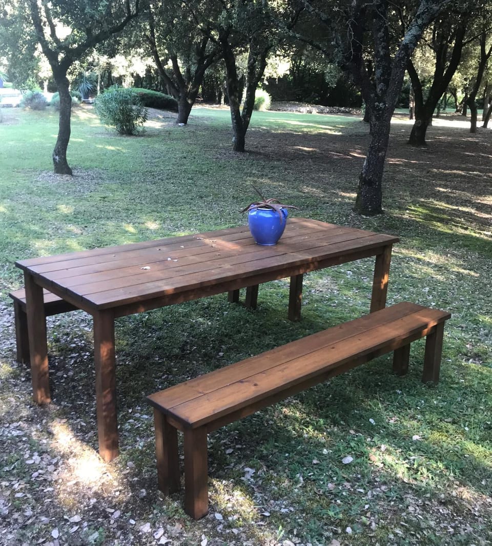 Day, Dining area