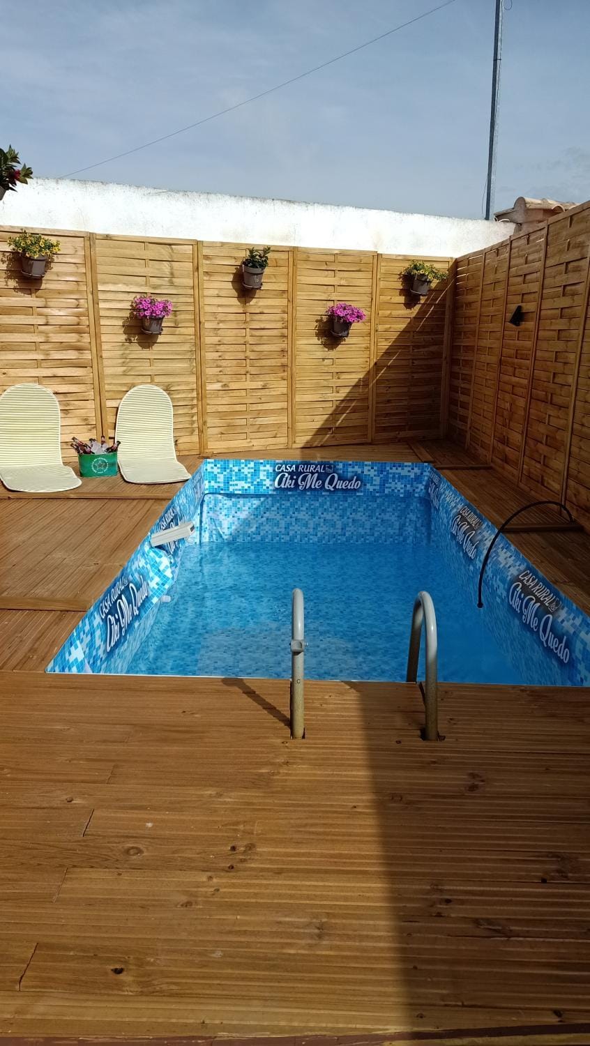 Swimming pool, Swimming pool