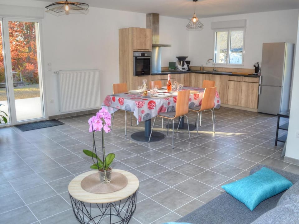 Gîte Confortable avec Jardin Privatif à Proximité des Châteaux de la Loire et Zoo de Beauval - FR-1-381-512 House in Centre-Val de Loire