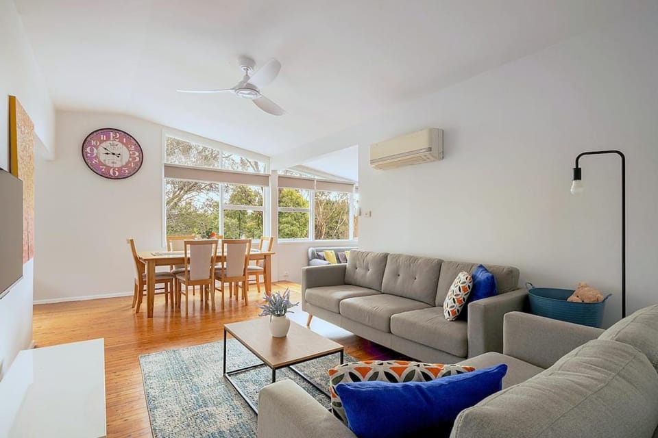 GreenLeafRetreat in Katoomba-Leura-Wentworth Falls-Blue Mountains-Pets Welcome-Free Parking & WIFI House in Wentworth Falls