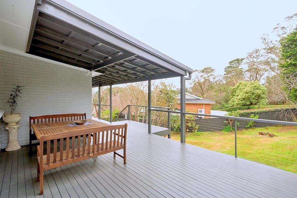 GreenLeafRetreat in Katoomba-Leura-Wentworth Falls-Blue Mountains-Pets Welcome-Free Parking & WIFI House in Wentworth Falls