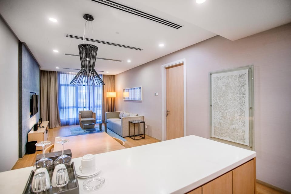 Photo of the whole room, Dining area