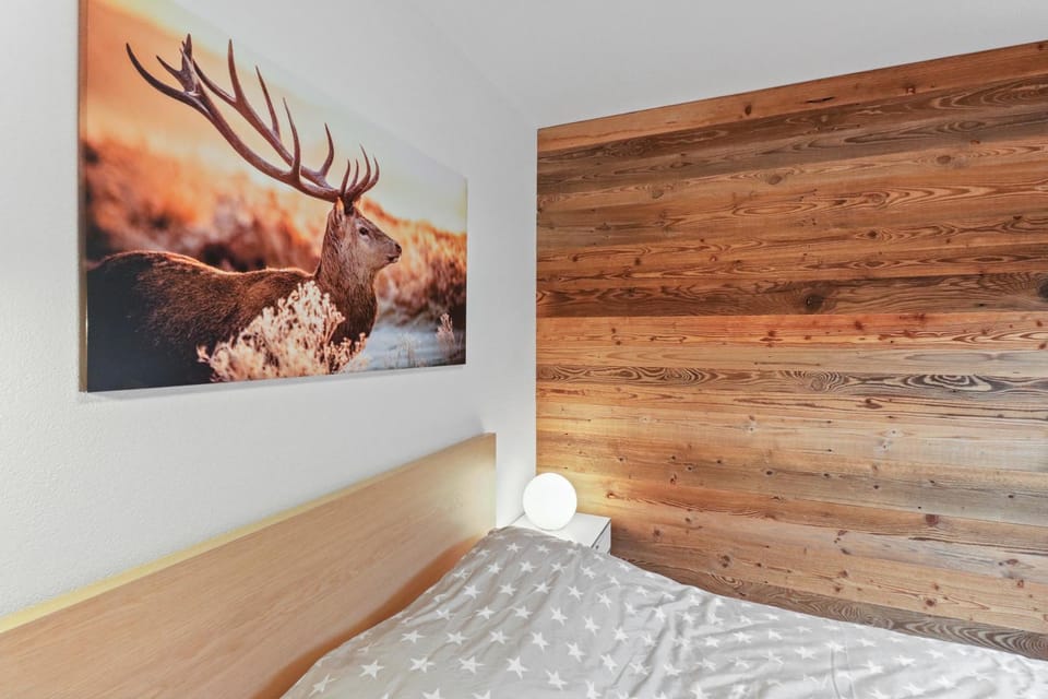 Bed, Decorative detail, Bedroom