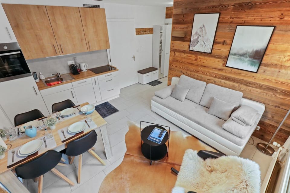 Kitchen or kitchenette, Dining area, minibar, pet friendly, stove