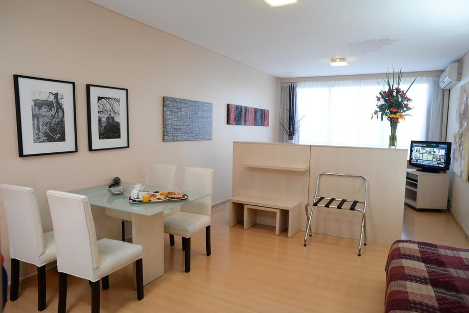 Day, Photo of the whole room, Dining area