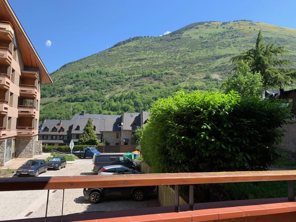 Balcony/Terrace, Mountain view