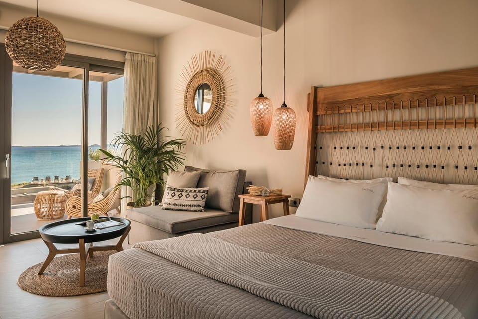 Bed, View (from property/room), Balcony/Terrace, Living room, Seating area, Bedroom, Sea view