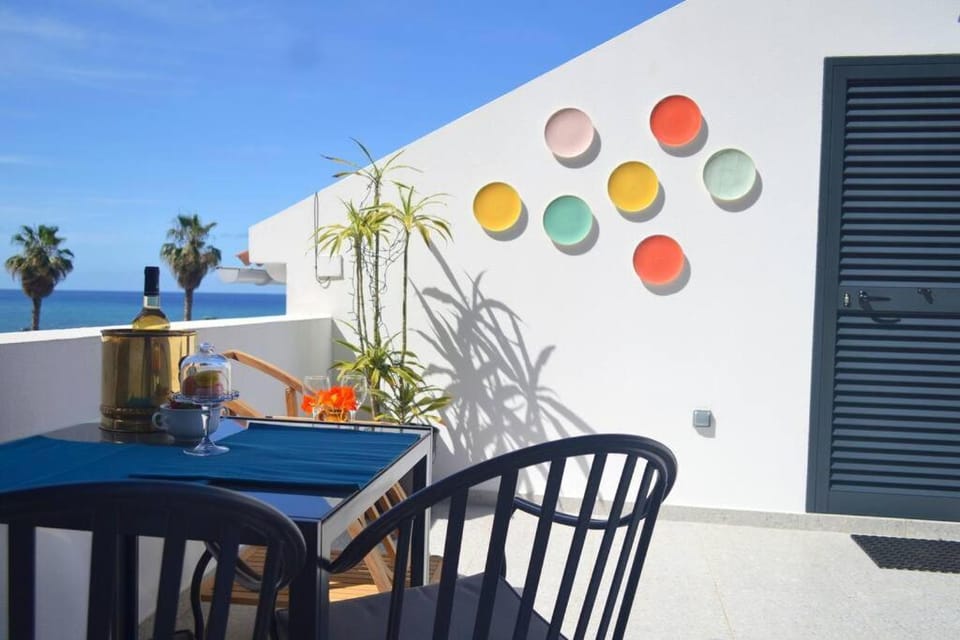 Day, Natural landscape, View (from property/room), Balcony/Terrace, Dining area, Sea view