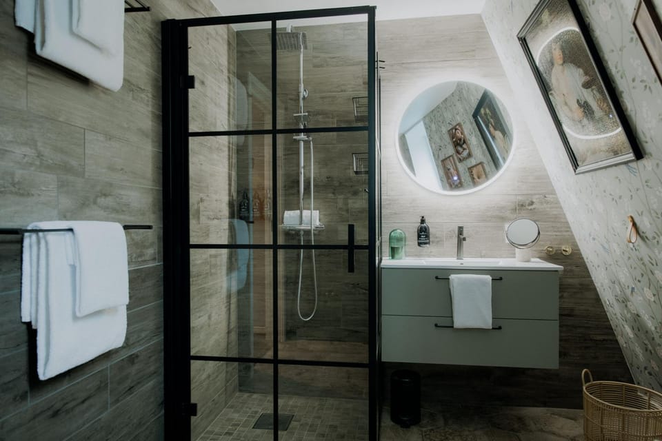 Shower, Bathroom
