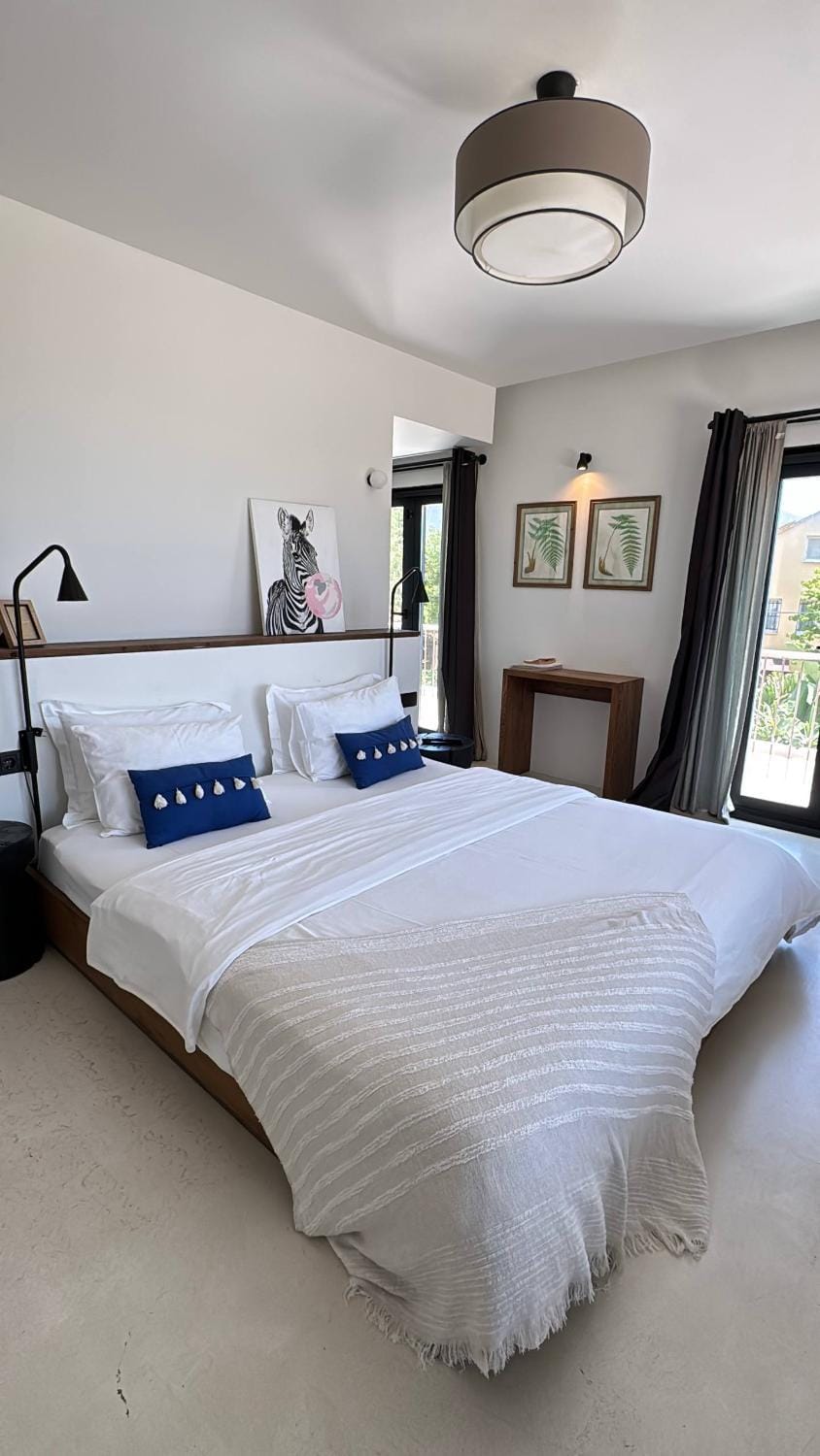 Bed, Decorative detail, Bedroom