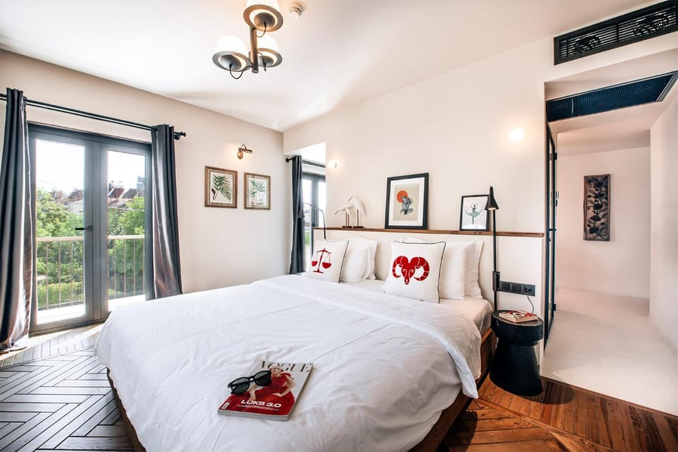 Bed, Photo of the whole room