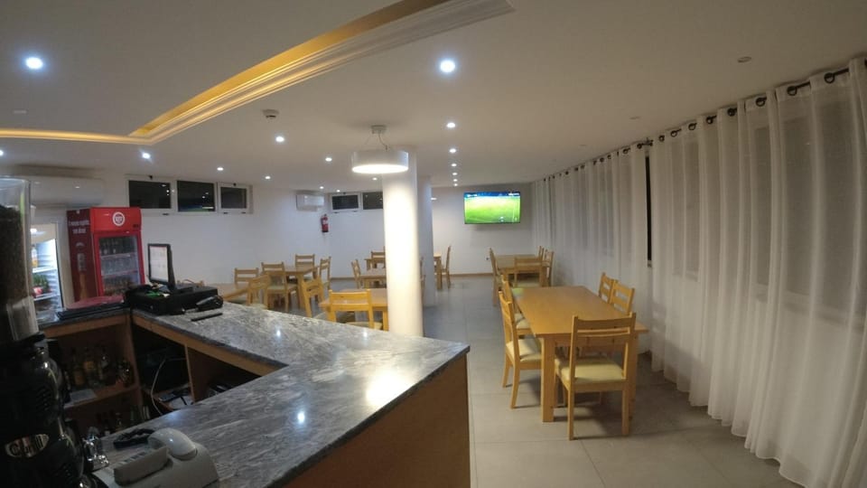 Restaurant/places to eat, Lounge or bar, Dining area