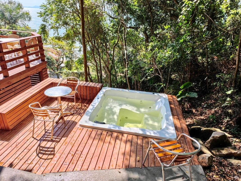 Natural landscape, Garden, Hot Tub
