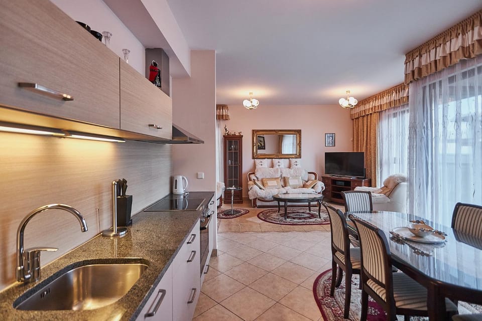 Kitchen or kitchenette, Living room
