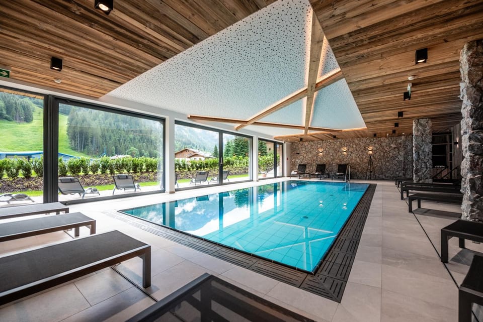 Pool view, Swimming pool