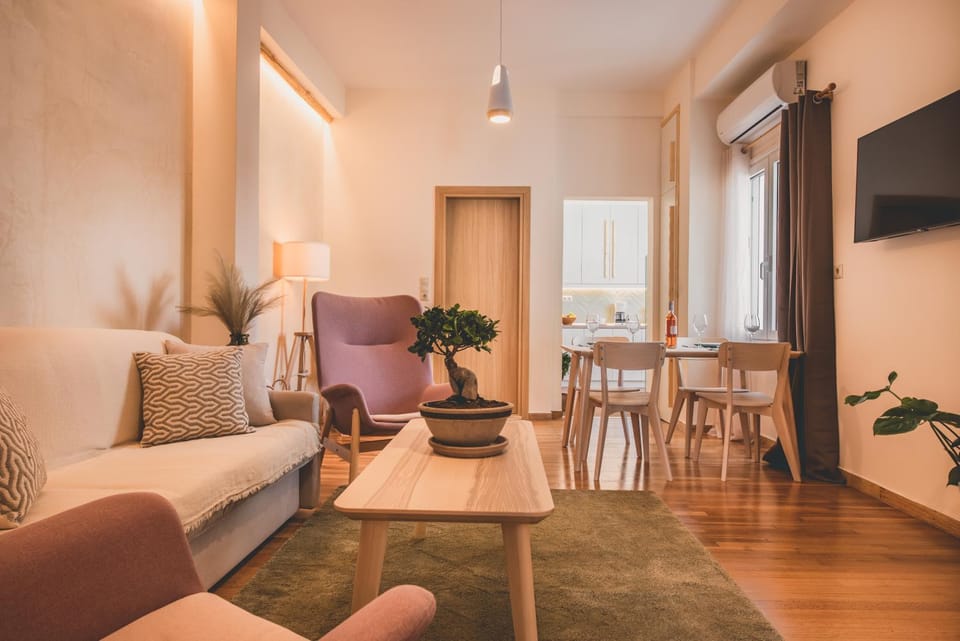 Living room, Seating area, Dining area