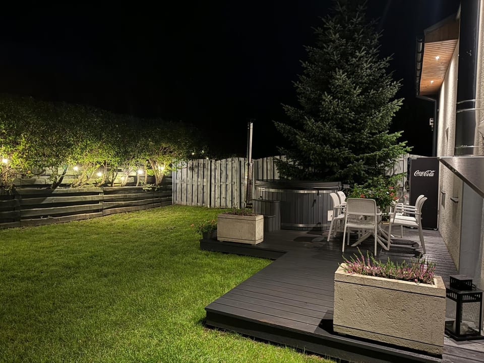 Patio, Night, BBQ facilities, Garden, Hot Tub, Garden view