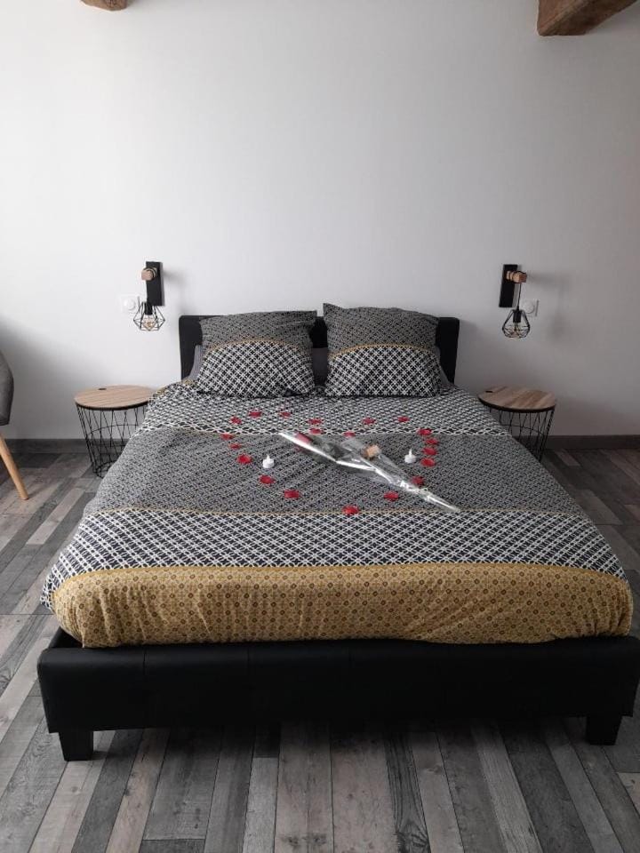 Nuit romantique Apartment in Bourgogne-Franche-Comté
