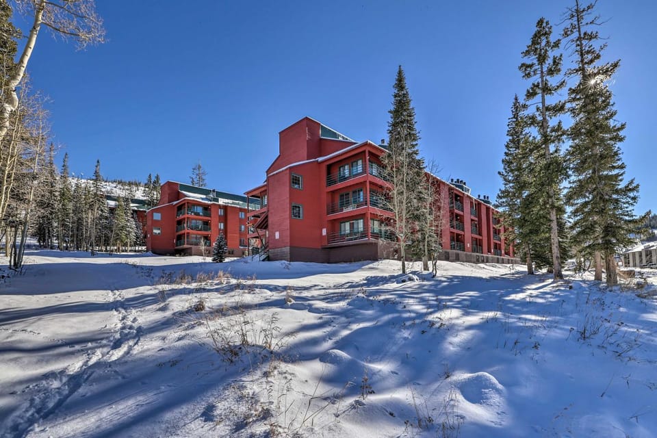 ‘The Bunk House’ - Ski-In/Ski-Out at Giant Steps! House in Brian Head