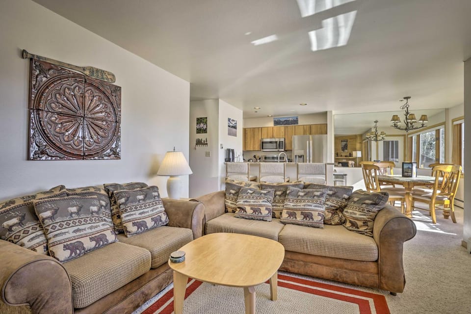 Condo w/ Views & Hot Tub Access in Silverthorne! House in Wildernest