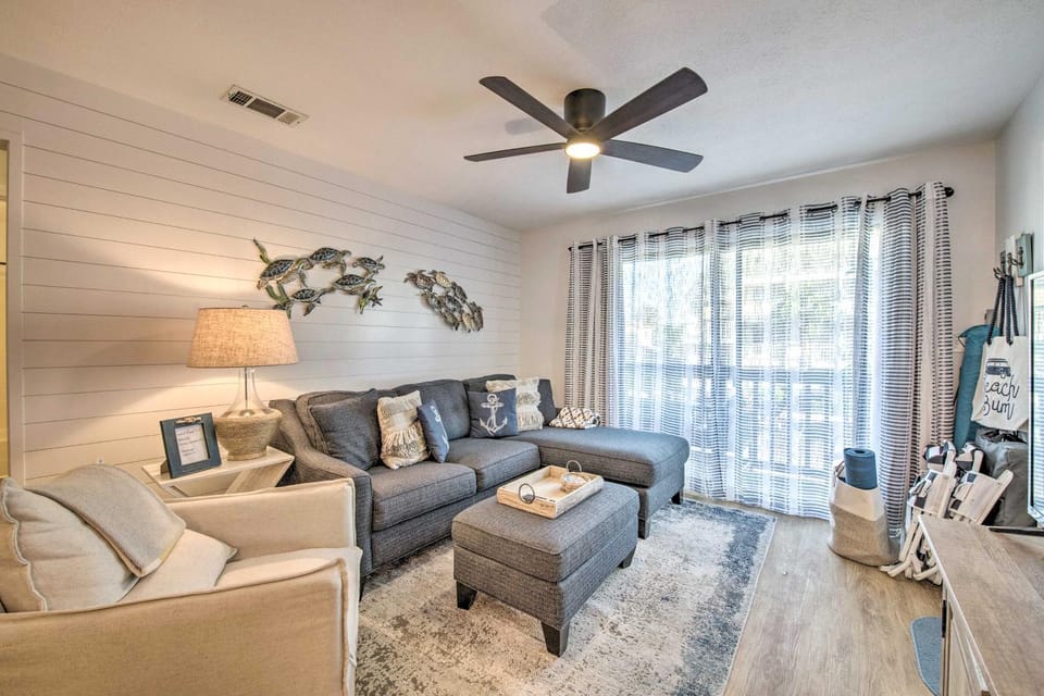 PCB Condo Rental w/ Pool Access, Steps to Beach! House in Panama City Beach