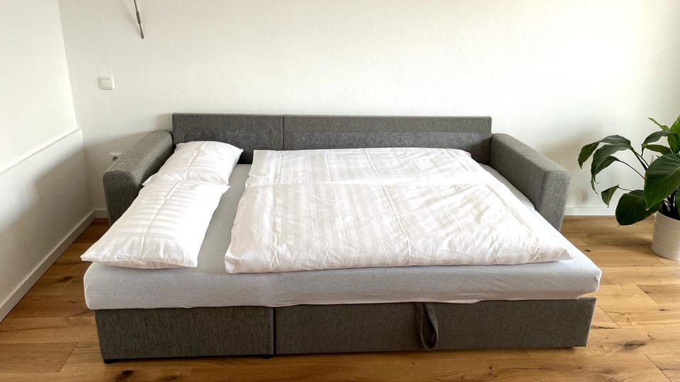 Bed, Living room