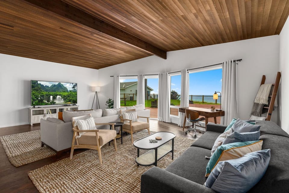 View (from property/room), Living room, Seating area