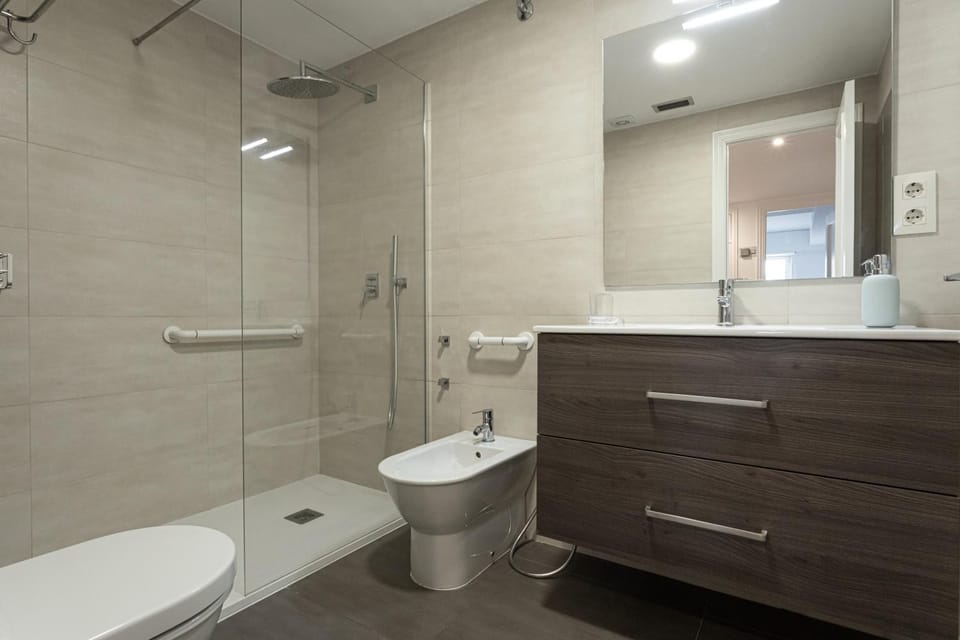ATICO PLAYA ORZAN CENTRO GARAJE gratis MISMO EDIFICI0 Apartment in A Coruna