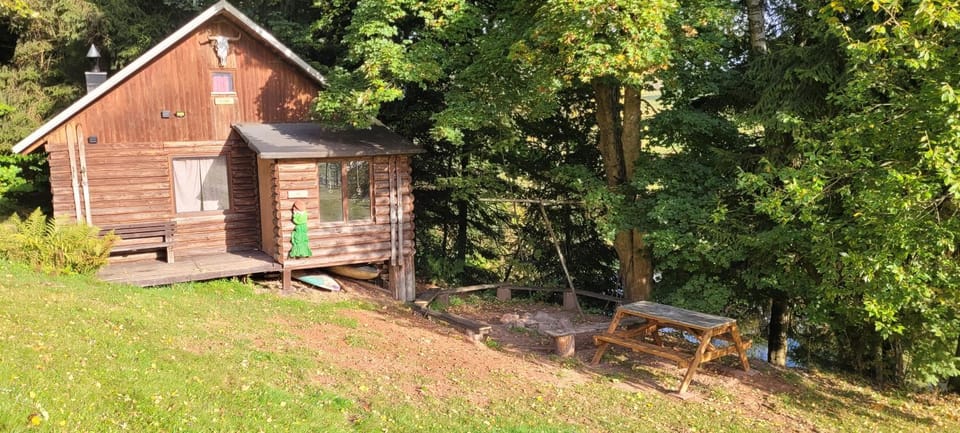 Srub na svahu sjezdovky v Radvanicích Chalet in Czechia