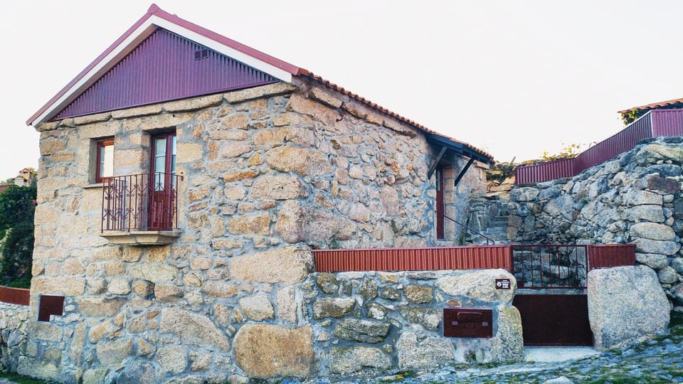 Property building, Patio, Facade/entrance