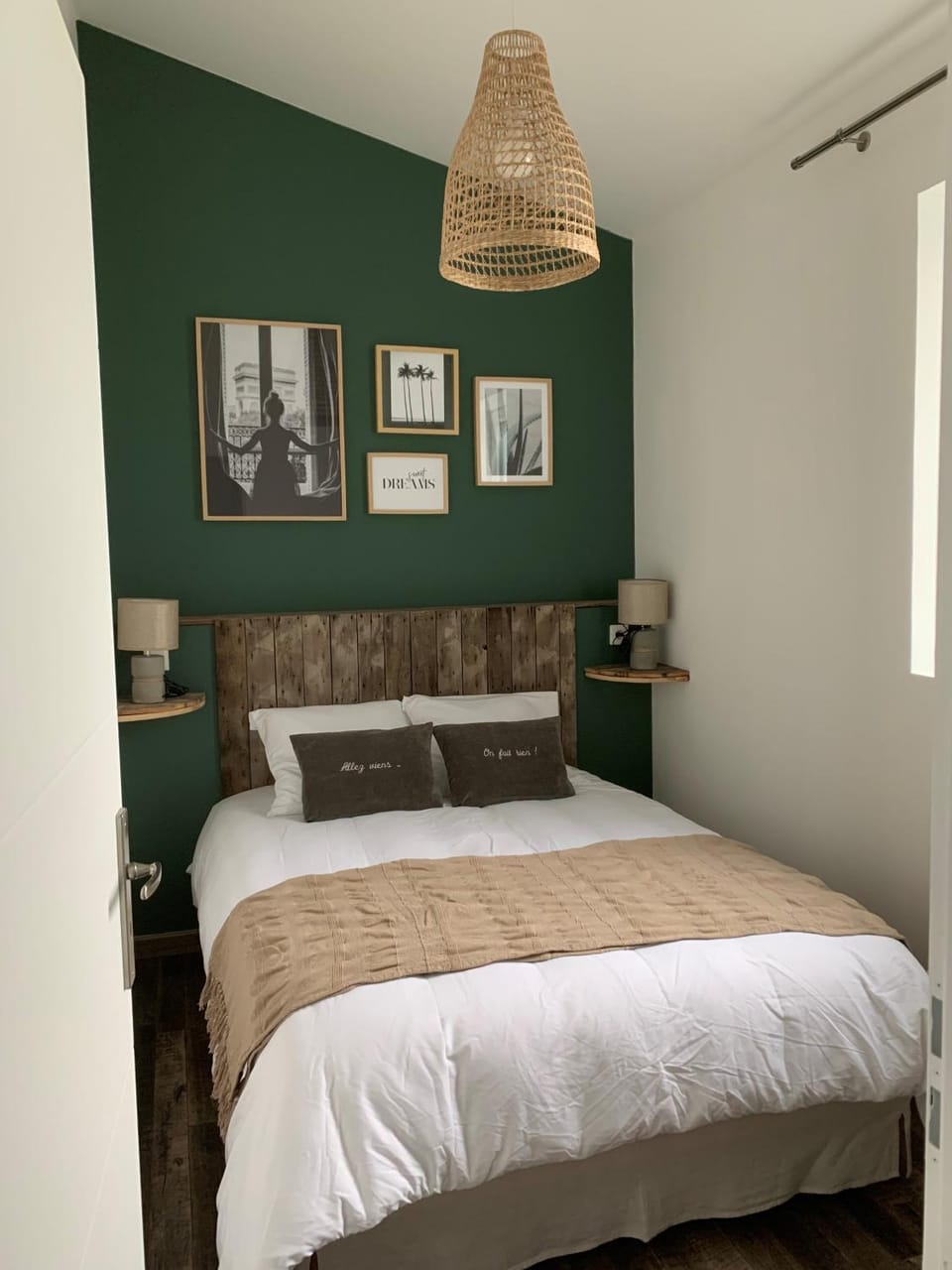 Bed, Bedroom