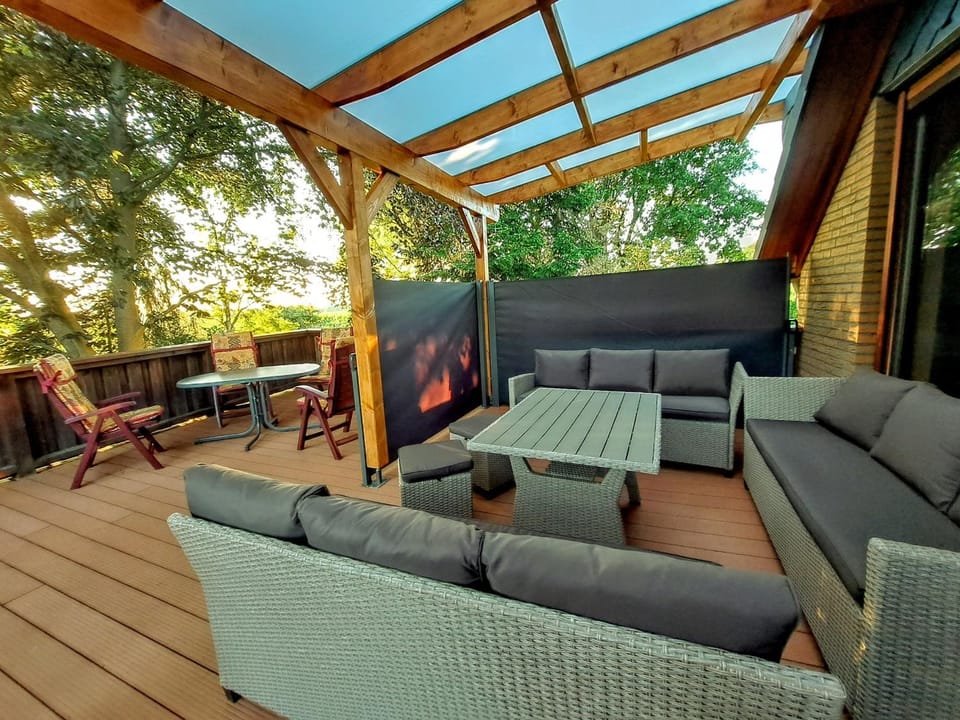 View (from property/room), Balcony/Terrace, Balcony/Terrace, Seating area