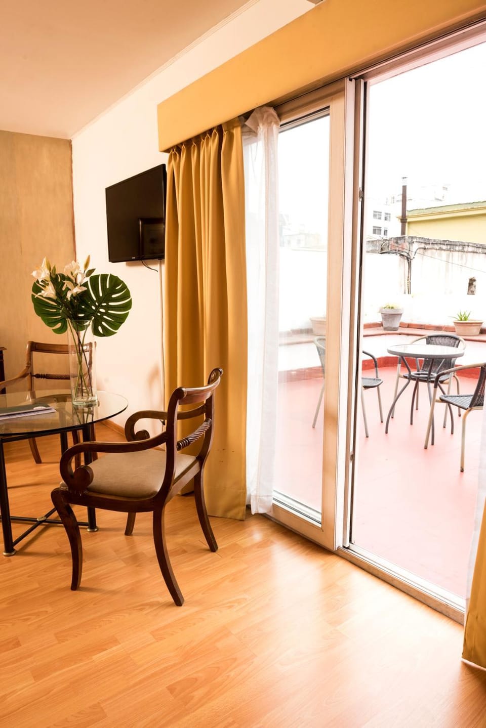 View (from property/room), Balcony/Terrace, Living room